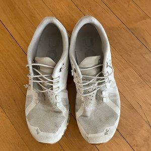 OnCloud Running shoes 7.5